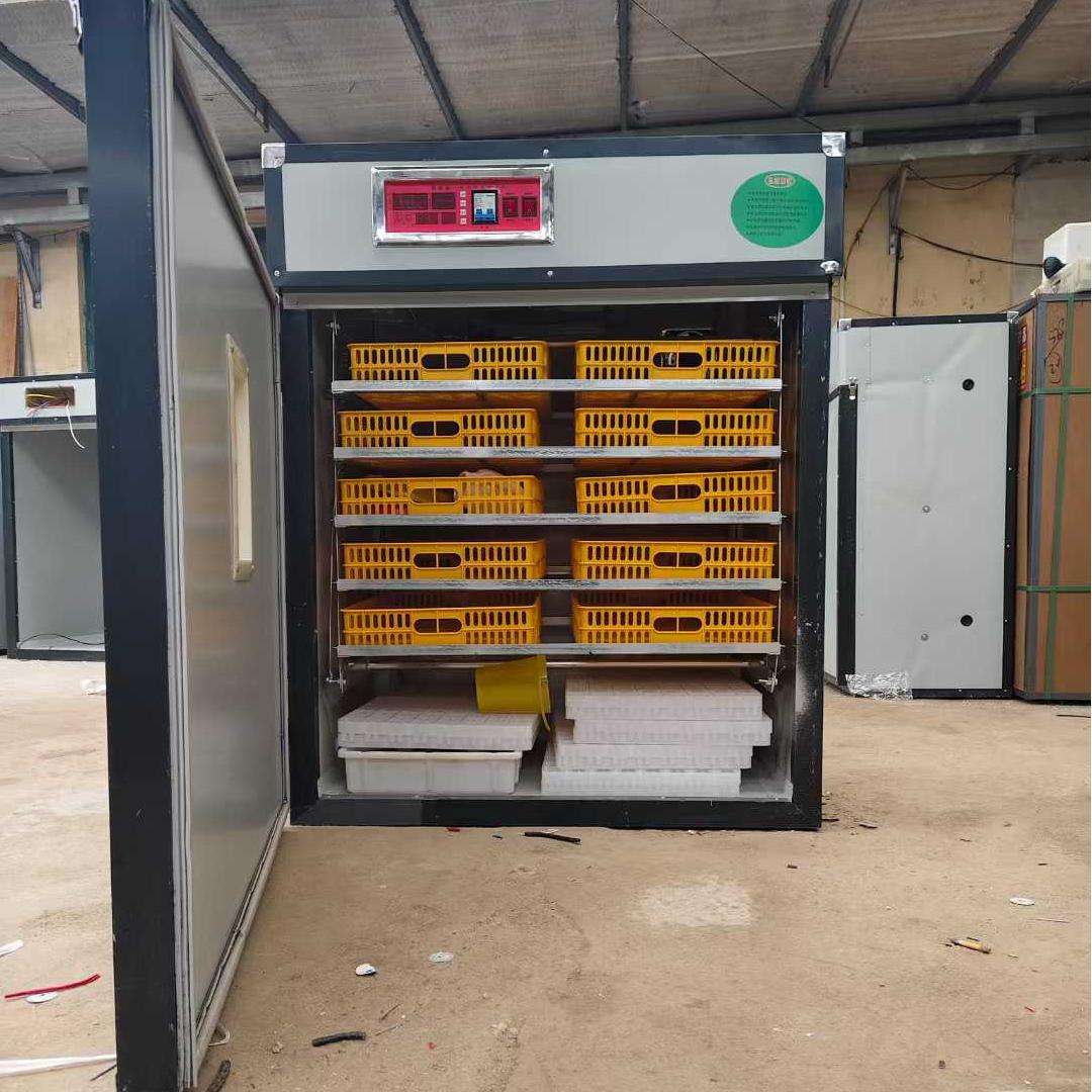 Poultry Incubator - Incubateur automatique avec contrôle numérique de